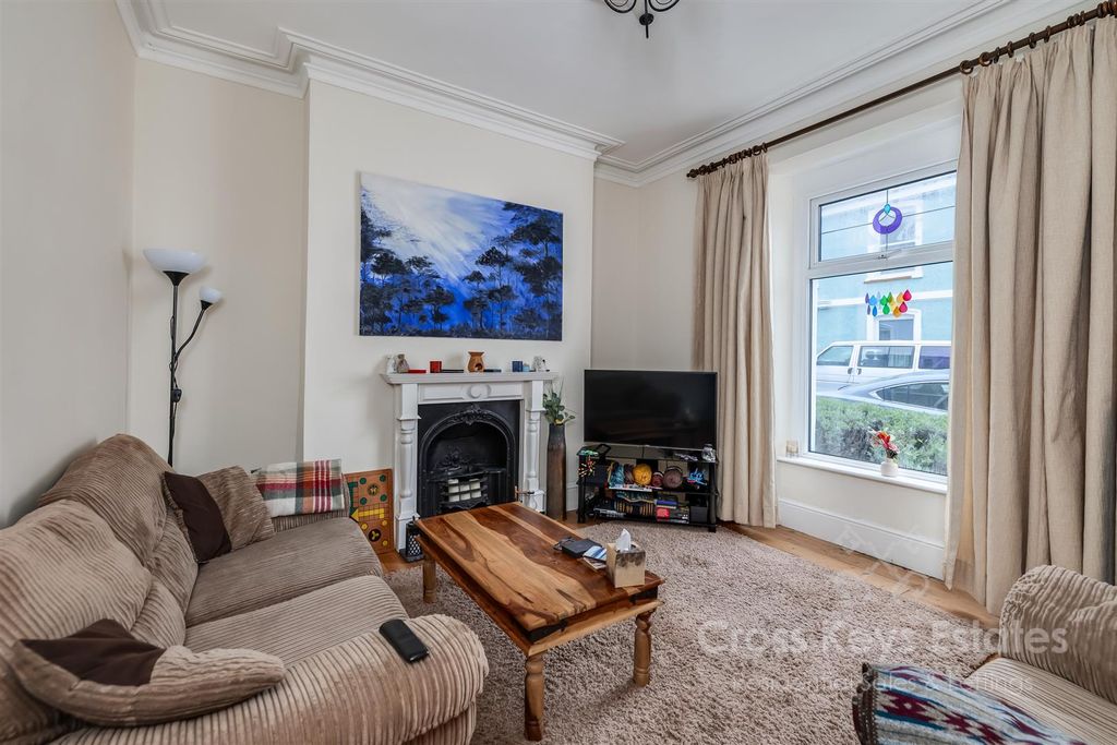 Property photo 3 of 22 Sitting Room