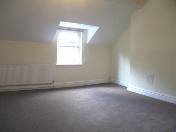 Property photo 3 of 7 Bedroom 1