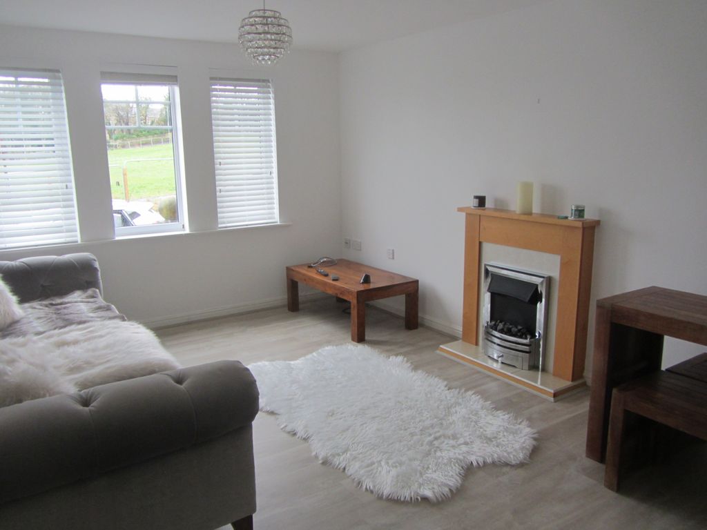 Property photo 3 of 9 Living Room