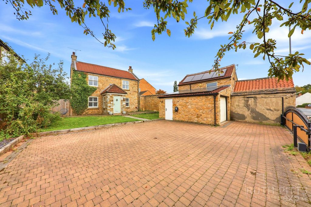 Property photo 1 of 36