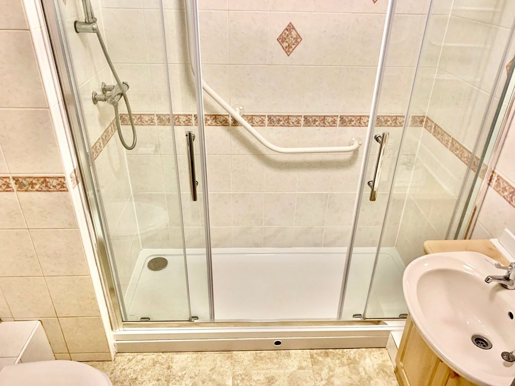 Additional image 7 of 1 bed flat for saleTelegraph Road, Heswall, Wirral CH60