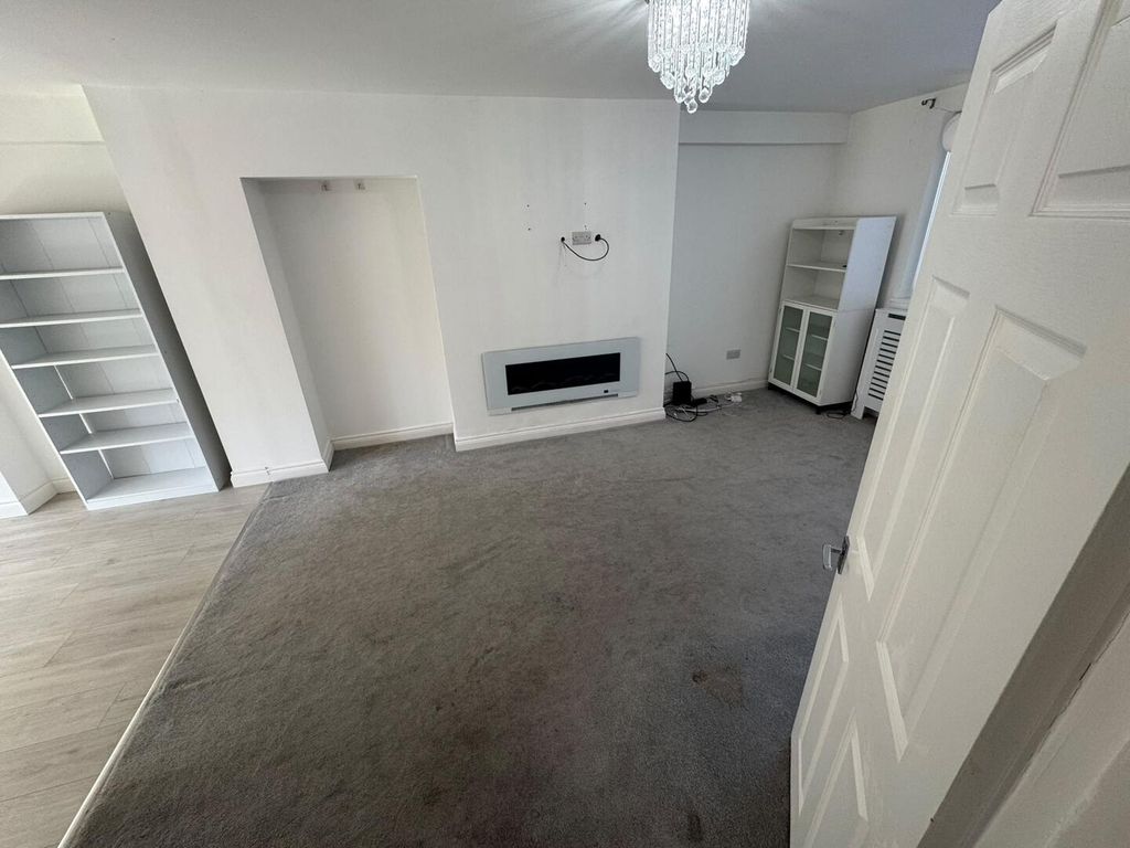 Property photo 3 of 13 Living Room