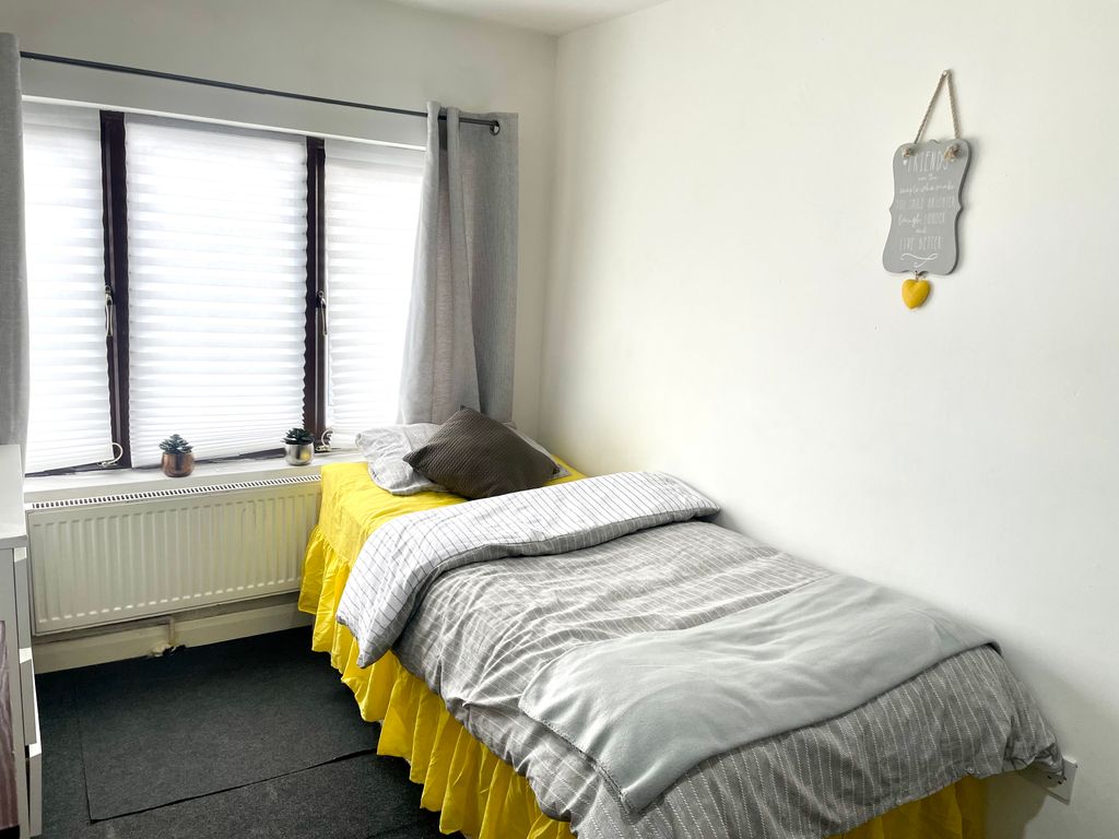 Property photo 2 of 5