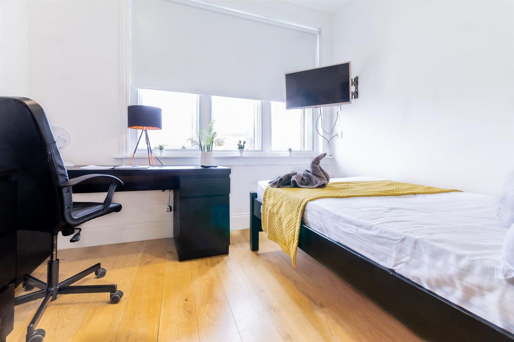 Property photo 3 of 7 Img_8816-Hdr.Jpg