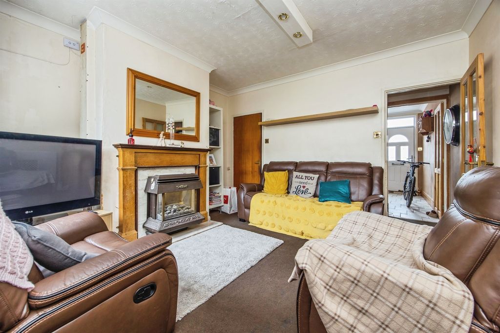 Property photo 3 of 16