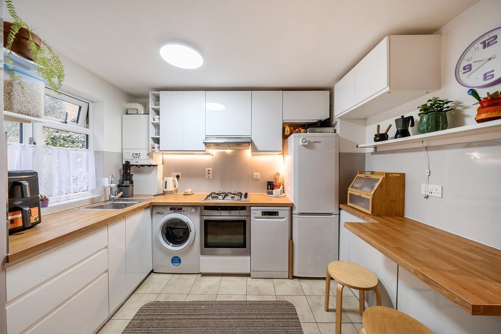 Property photo 3 of 20 1415182-10-69A01c...