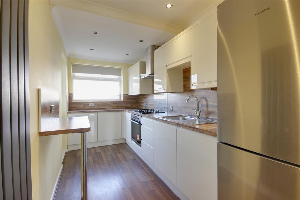 Property photo 3 of 13 Kitchen