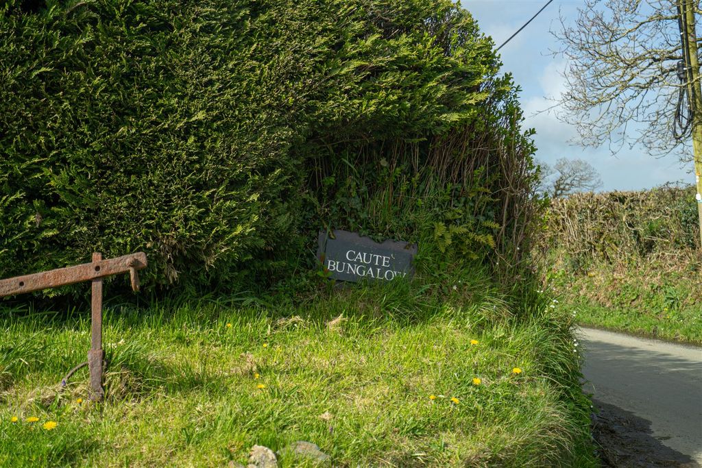 Property photo 3 of 38