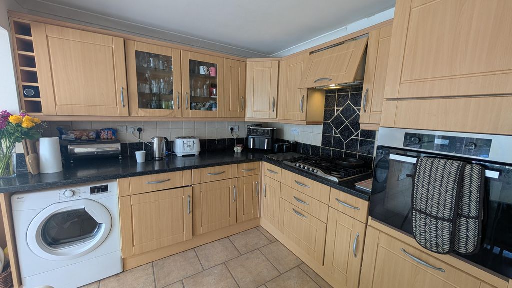 Property photo 3 of 22