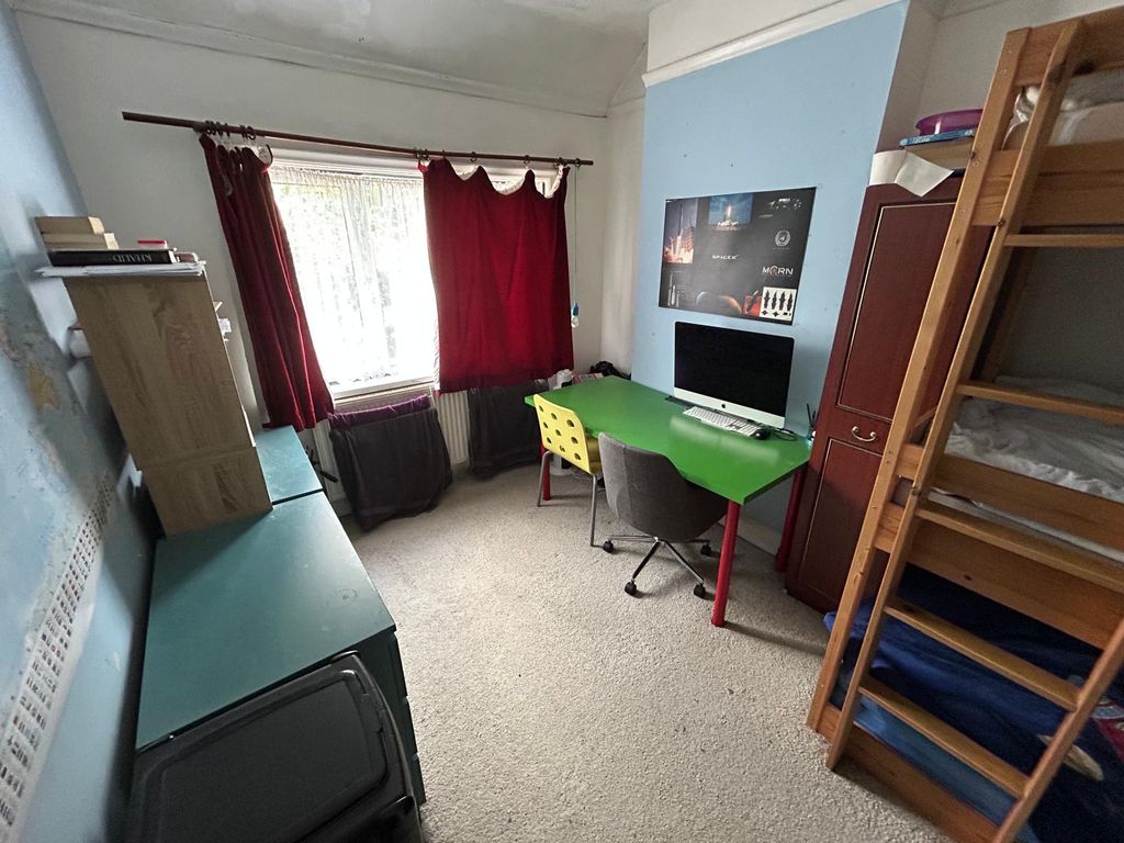 Property photo 2 of 5