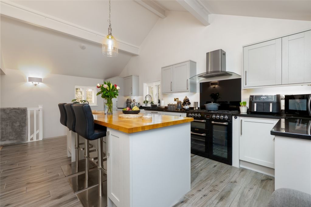 Property photo 2 of 26 Dining Kitchen