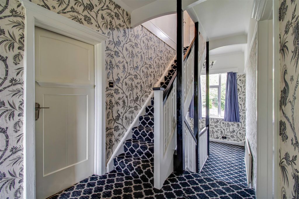 Property photo 2 of 26