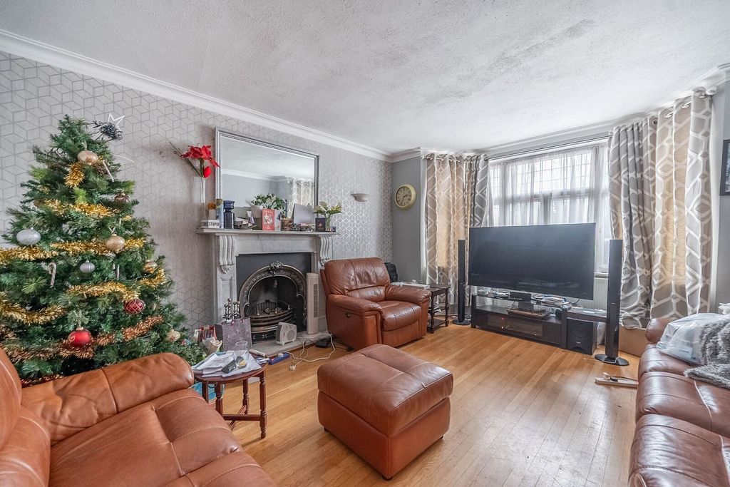 Property photo 1 of 6
