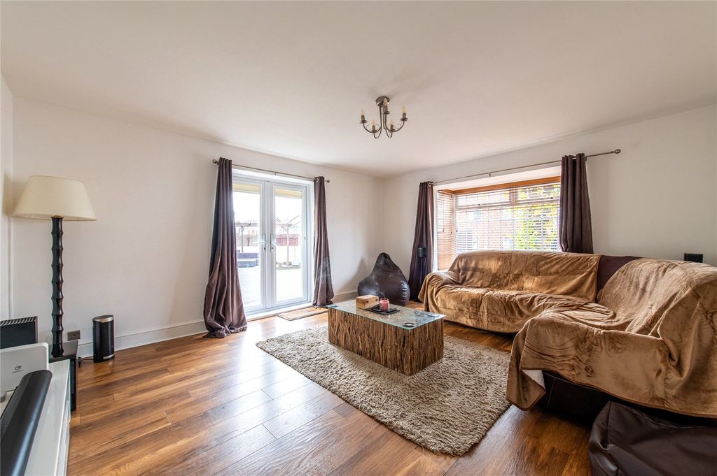 Property photo 2 of 37 Picture No. 05