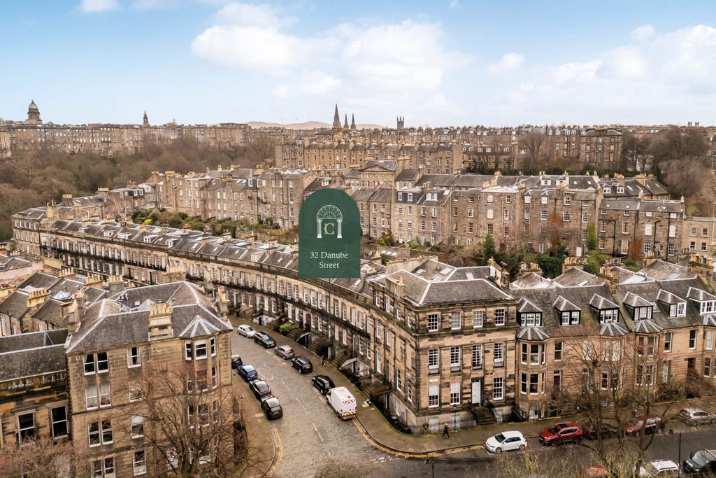 Property photo 2 of 32