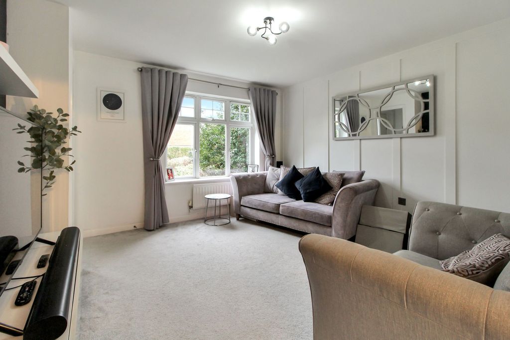 Property photo 2 of 14