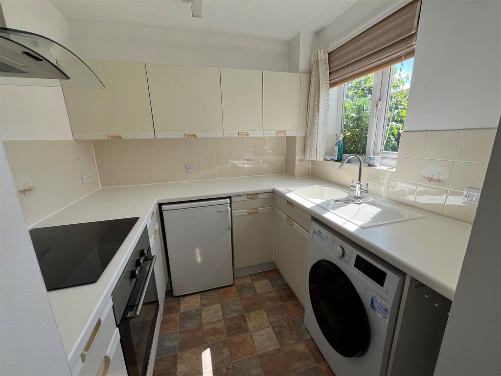 Property photo 3 of 5