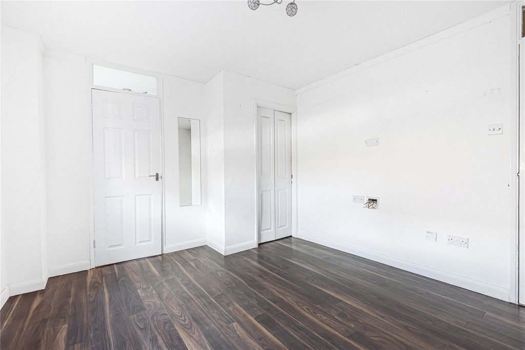 Property photo 3 of 8 Reception Room 2