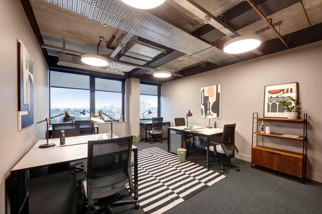 Property photo 3 of 12 Clockwise_Woodgreen_Styledoffice_5.Jpg