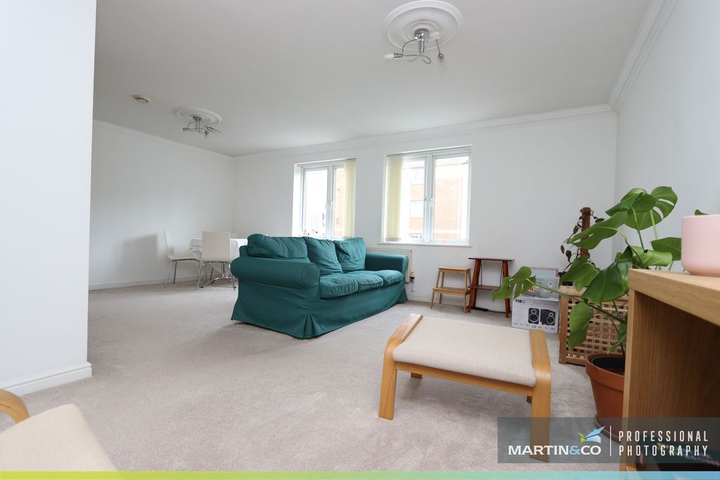 Property photo 3 of 12