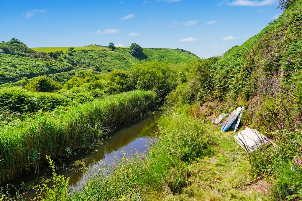 Property photo 3 of 34 Afon Soch