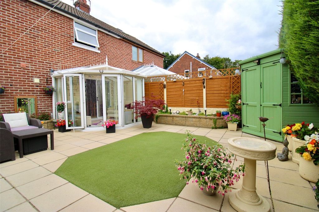 Property photo 3 of 18 Garden