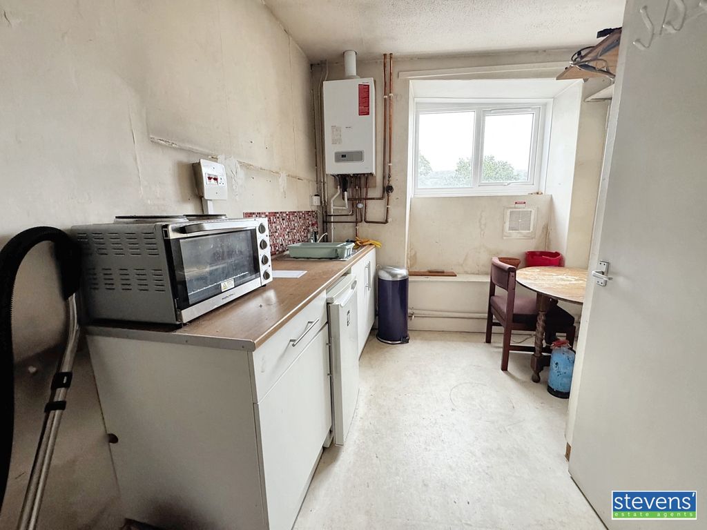 Property photo 2 of 9 Image00001