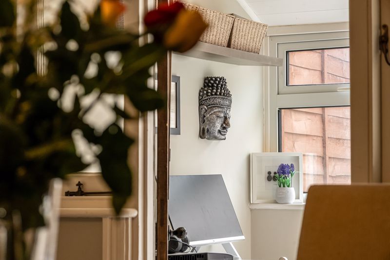 Property photo 2 of 34 .