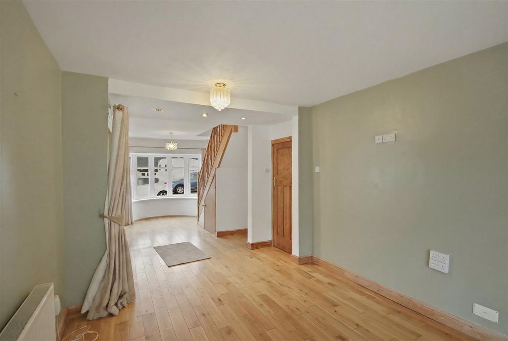 Property photo 2 of 21 Living/Dining Room