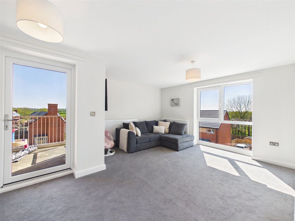 Property photo 2 of 19 Picture No. 24