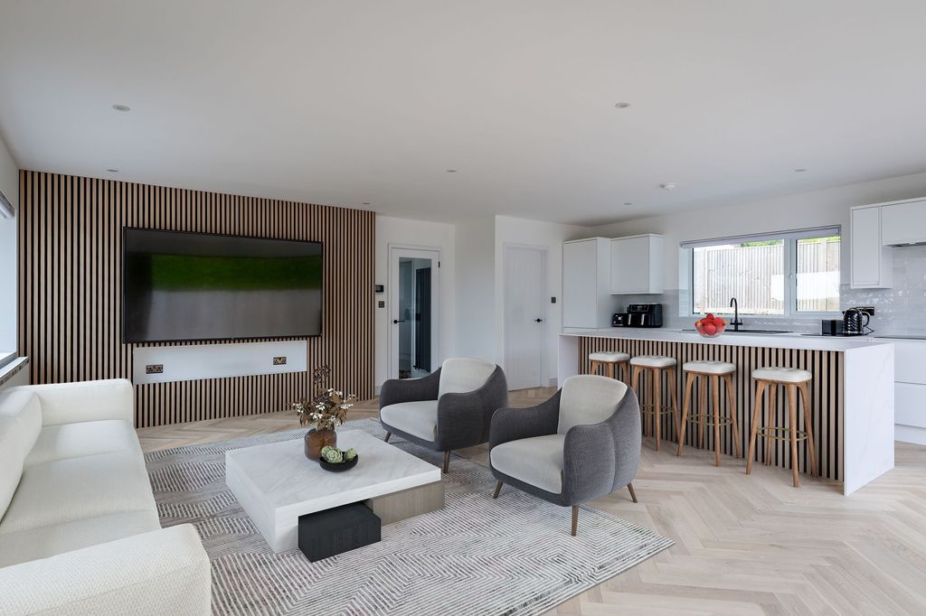 Property photo 3 of 24