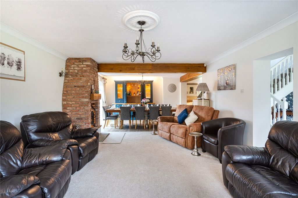 Property photo 3 of 16 Sitting Room