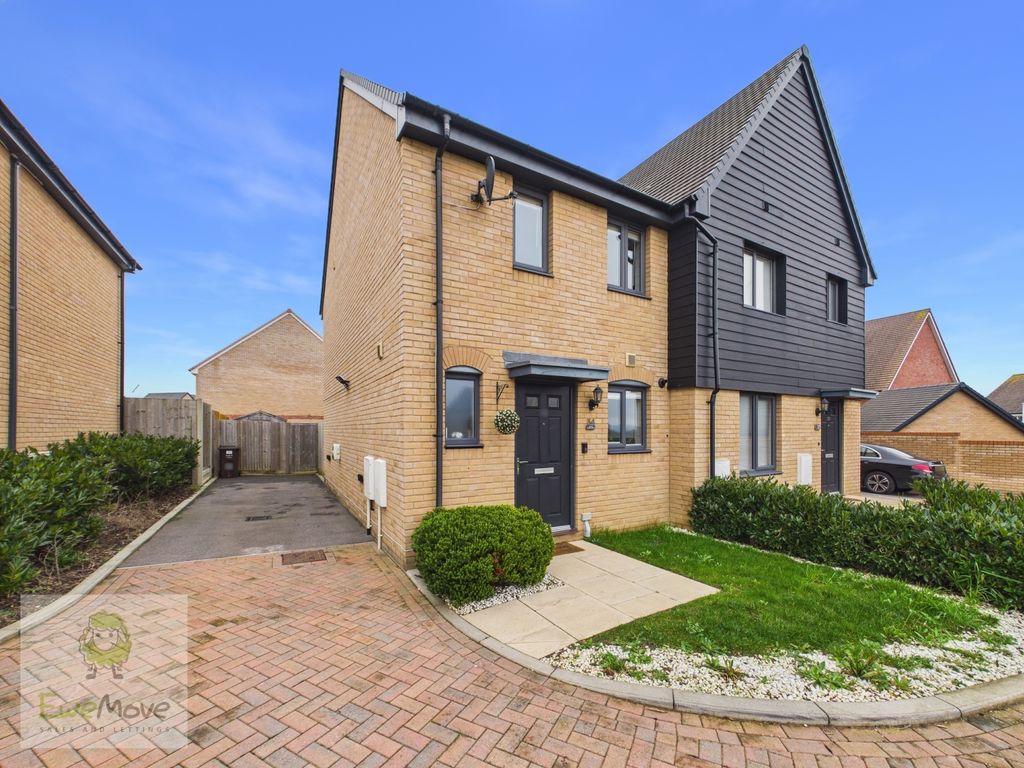 Property photo 1 of 20 Driveway