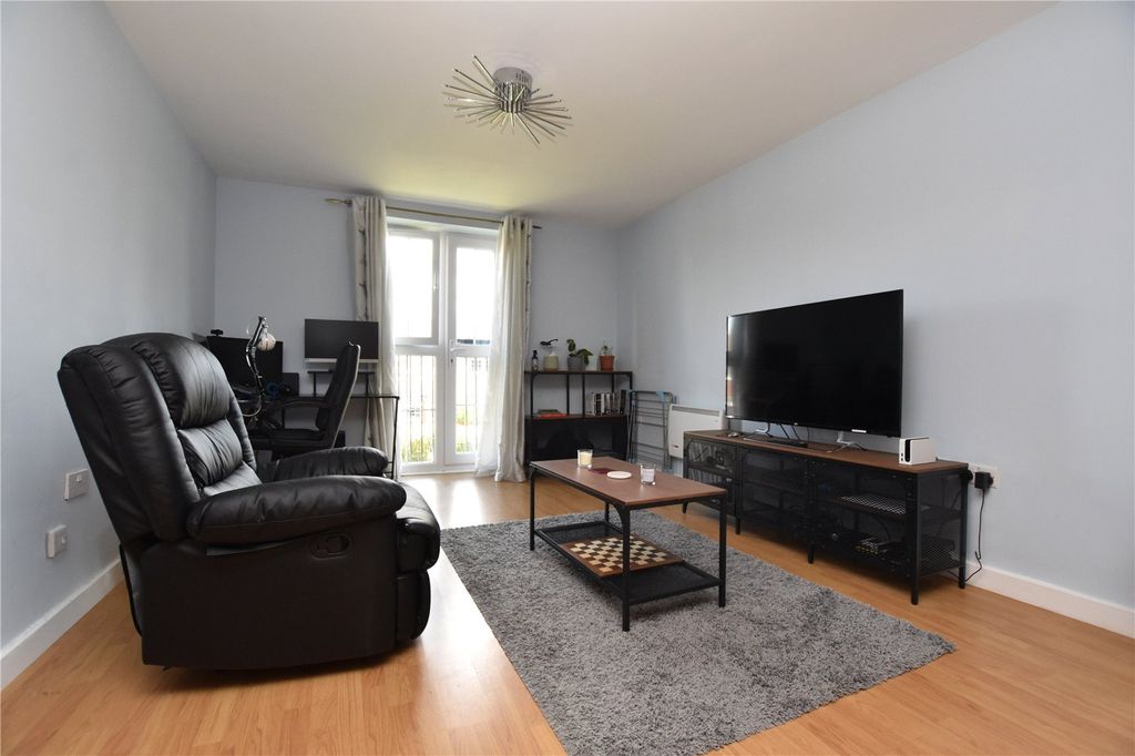 Property photo 3 of 12 Picture No. 05