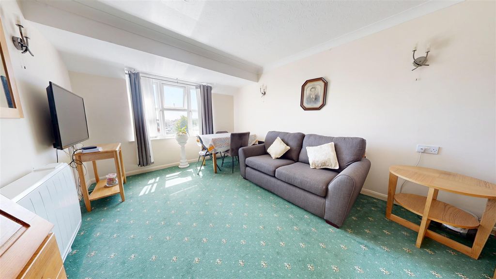 Property photo 2 of 16 Flat-55-Jenner-Court-06092026_135042.Jpg