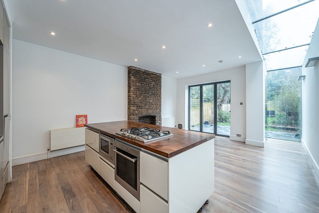 Property photo 3 of 18