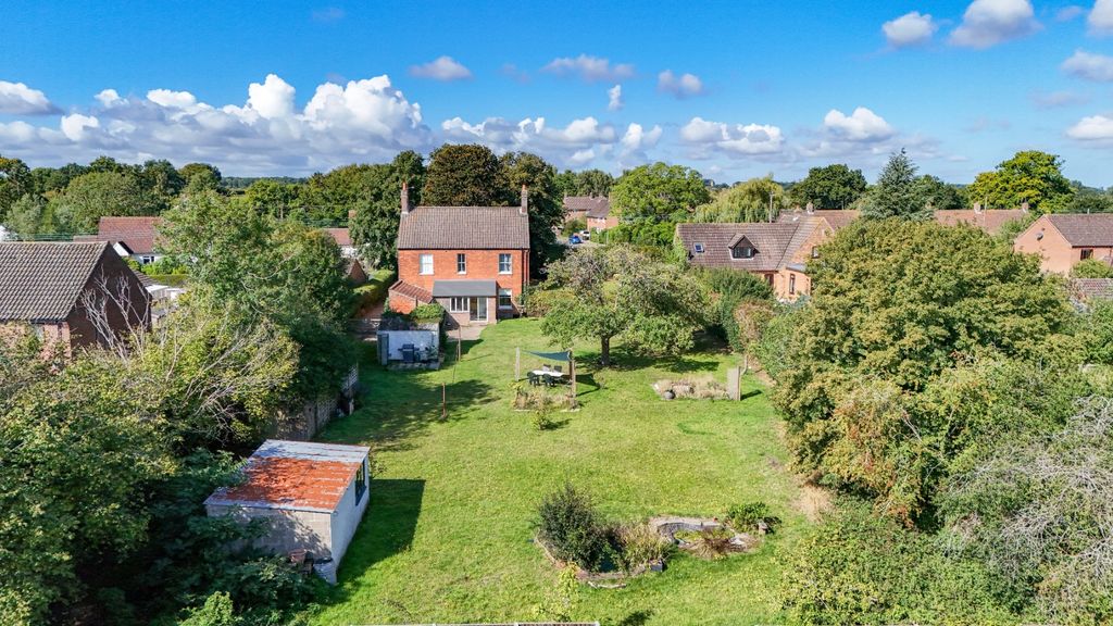 Property photo 2 of 37 4496585