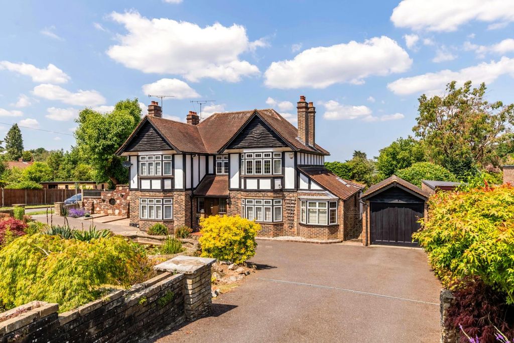 Property photo 1 of 33 The Avenue (3).Jpg