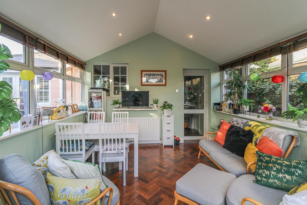 Property photo 2 of 20 Dining Room