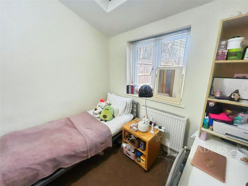 Property photo 3 of 10 Picture No. 12