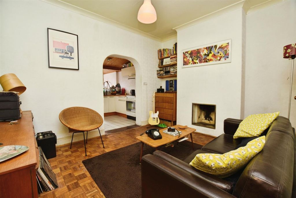 Property photo 3 of 17 Fbd3E83F-Sitting.Jpg