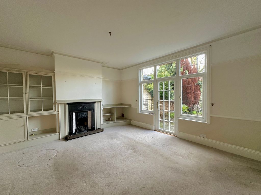 Property photo 2 of 15 Picture No. 14