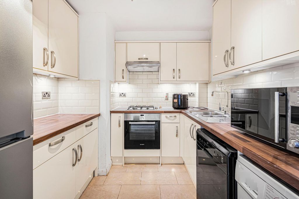 Property photo 3 of 15 Photo 2