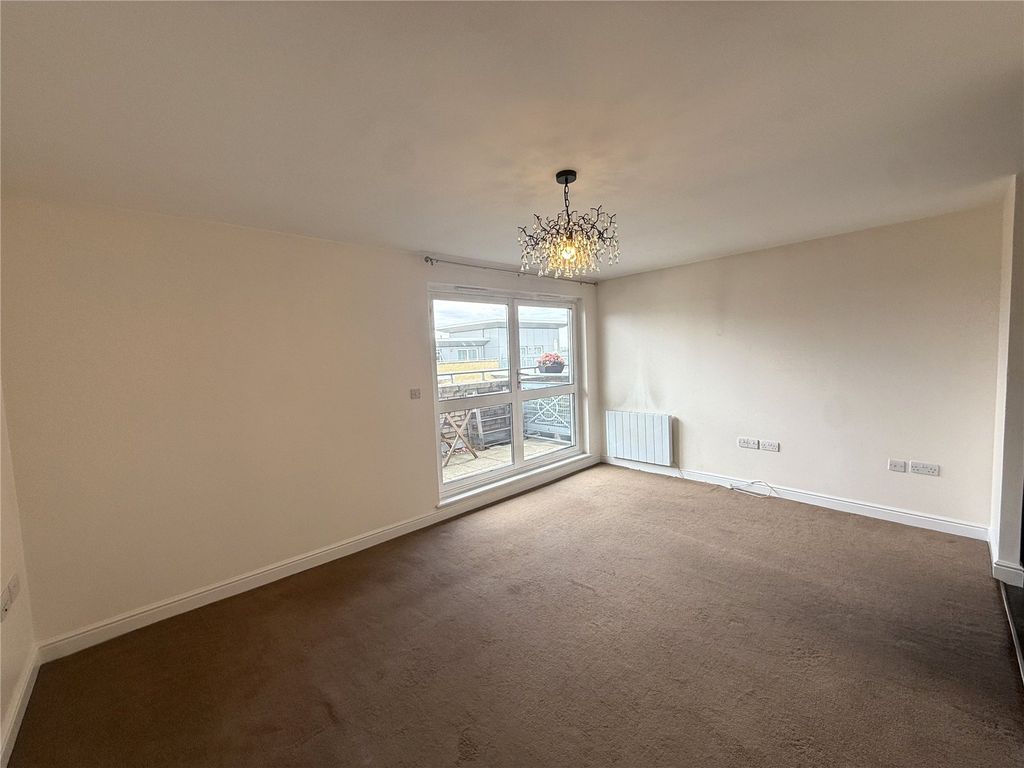 Property photo 3 of 8 Picture No. 19