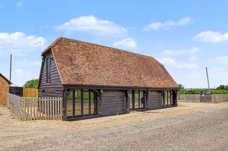 Property photo 1 of 9 330110