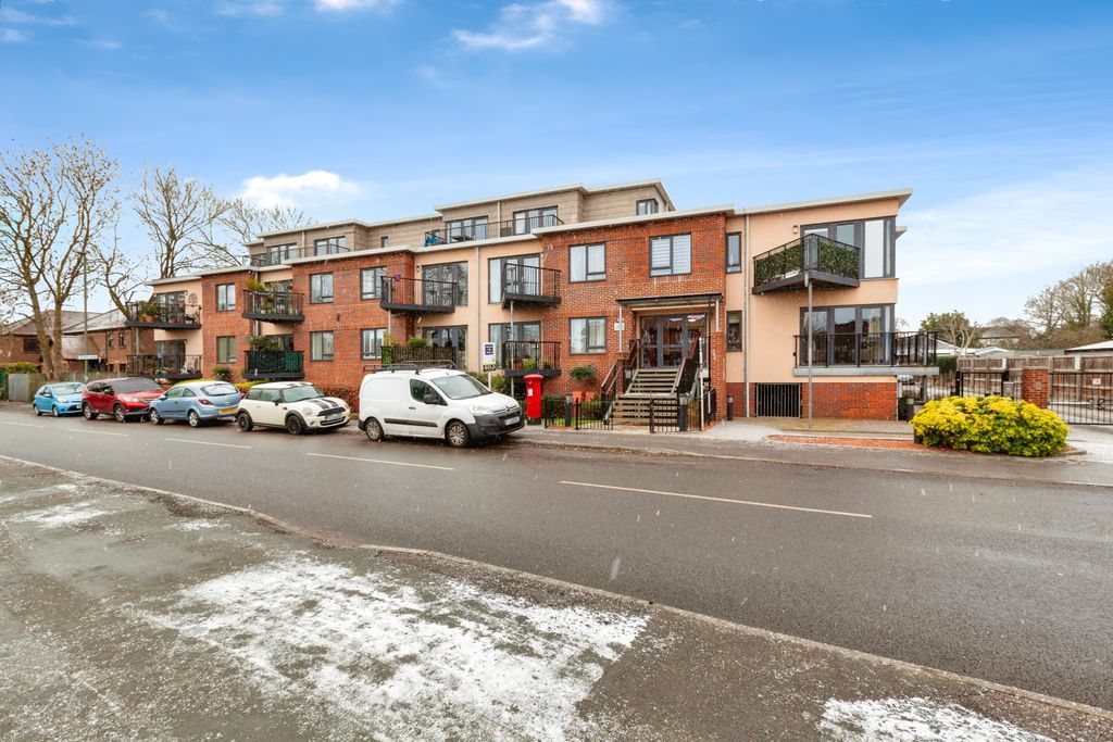 Property photo 2 of 20