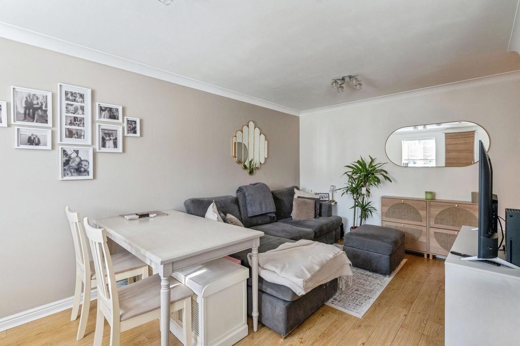Property photo 3 of 21 Open Plan