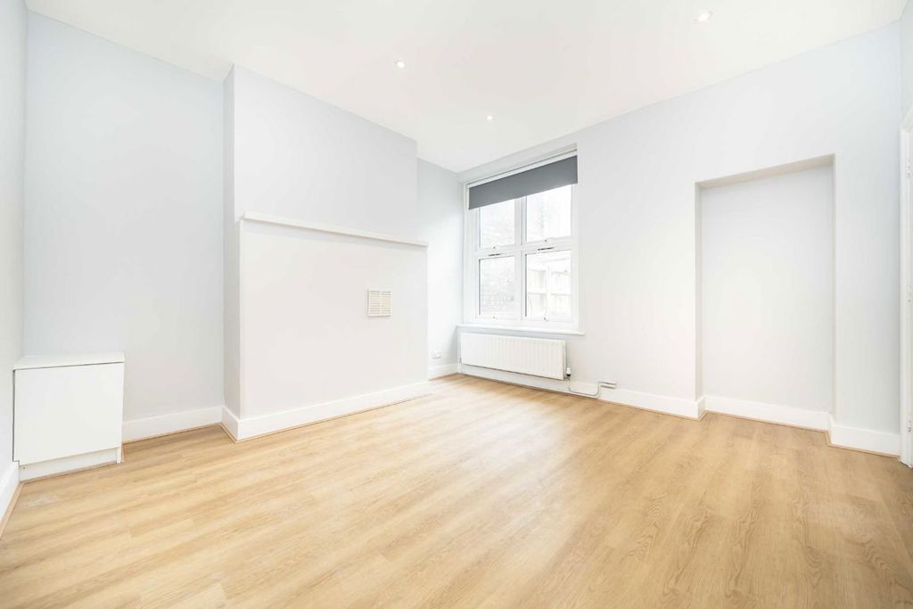 Property photo 2 of 5