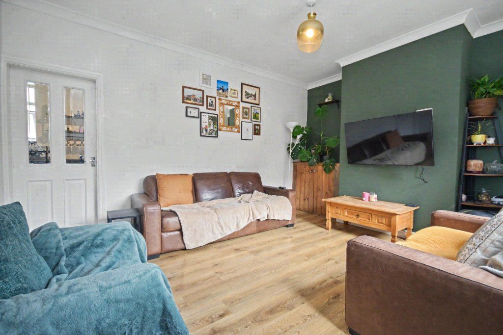 Property photo 3 of 14 Picture No. 01