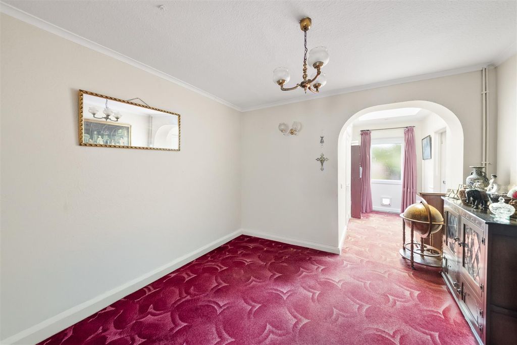 Property photo 3 of 16 5